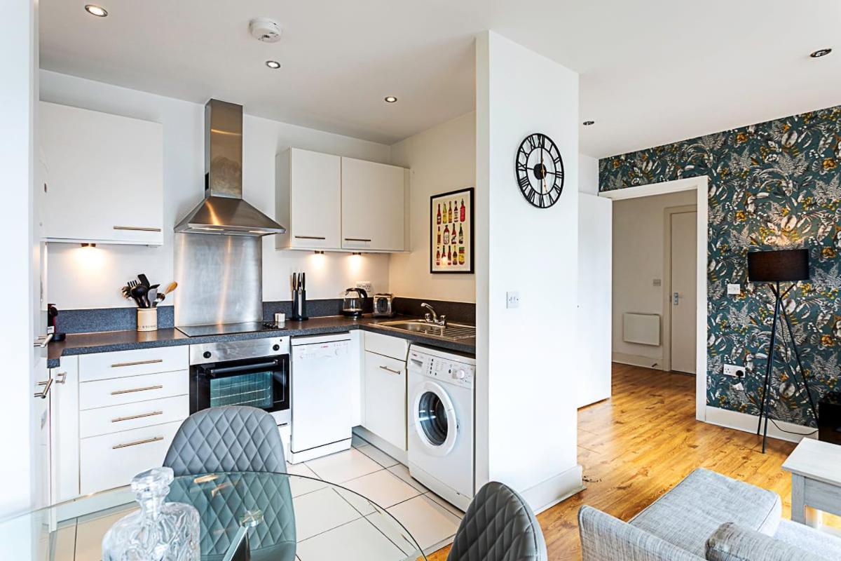 City-close 1-bed Near Tower Hill Londra