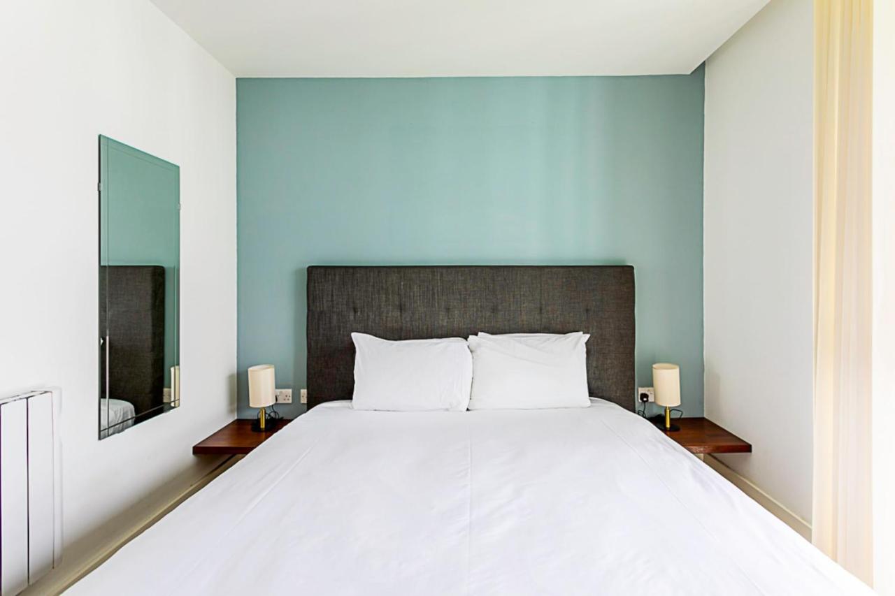 City-close 1-bed Near Tower Hill Londra