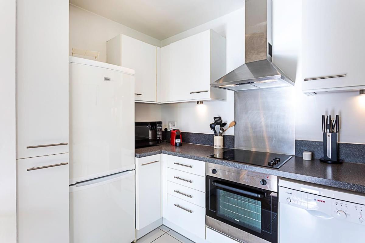 City-close 1-bed Near Tower Hill Londra