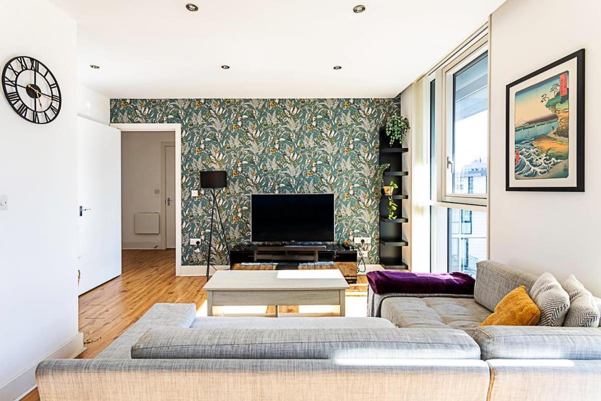 City-close 1-bed Near Tower Hill * Londra