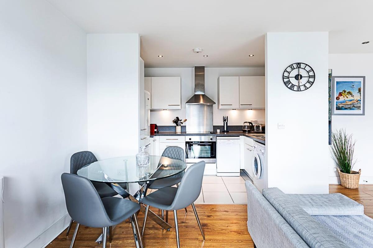 City-close 1-bed Near Tower Hill Appartamento